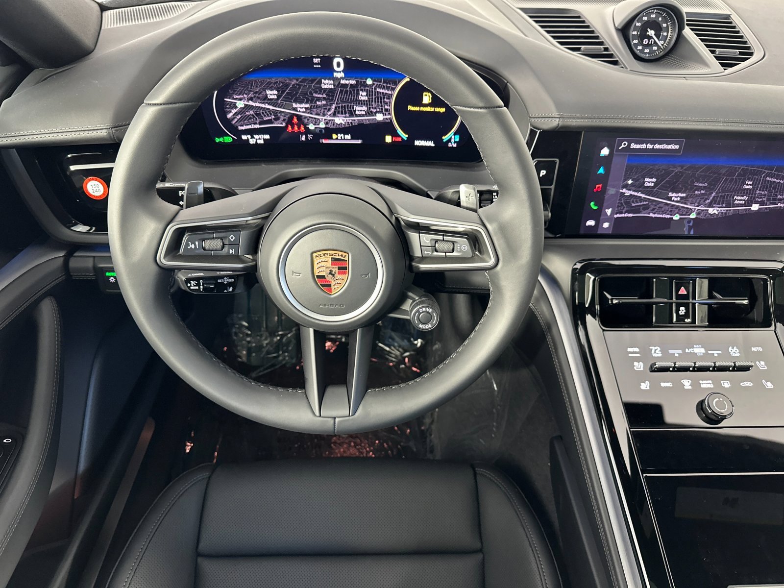 Used 2025 Porsche Panamera image 16