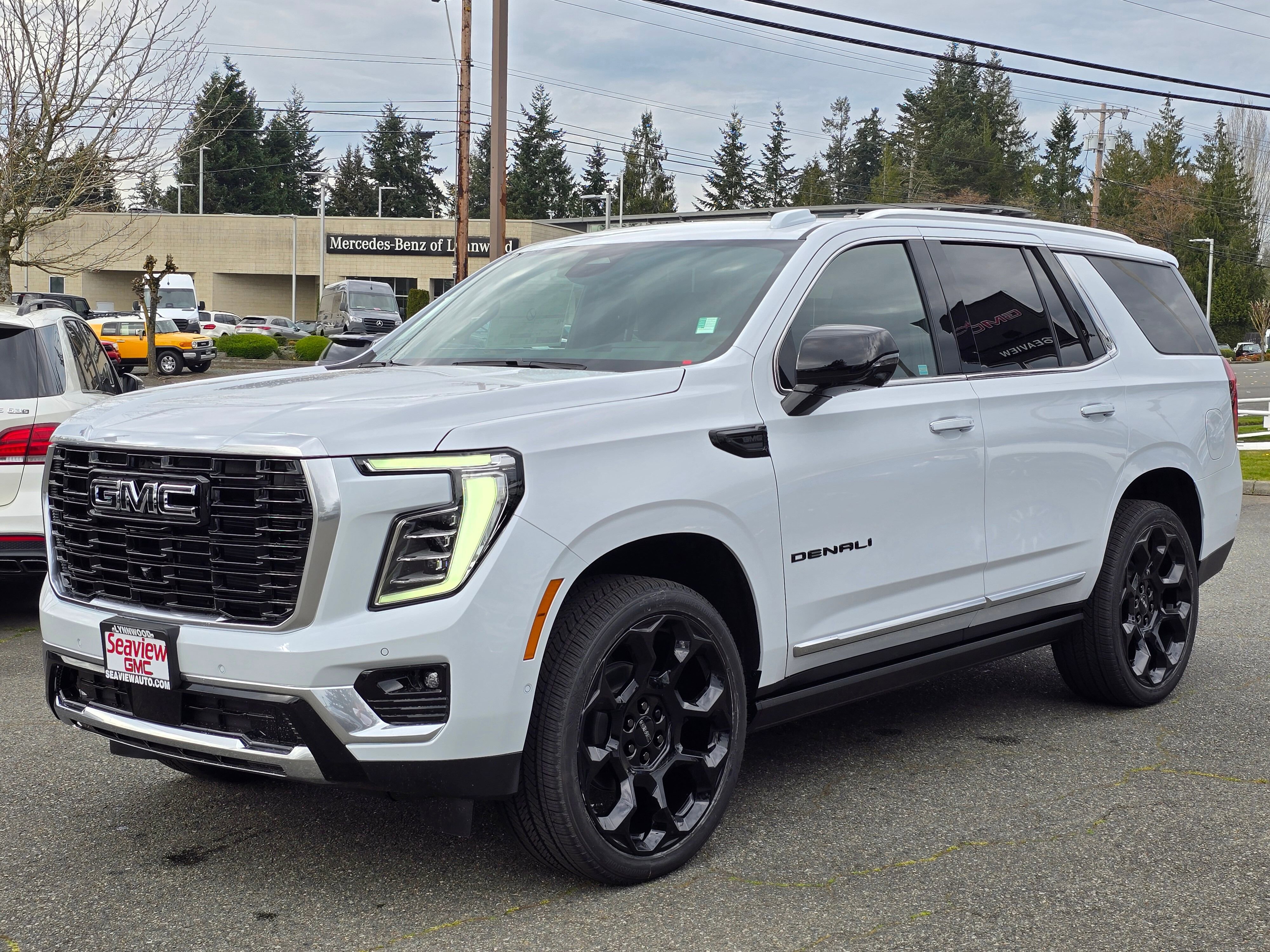 New 2026 GMC Yukon Denali w/ Denali Reserve Package image 3
