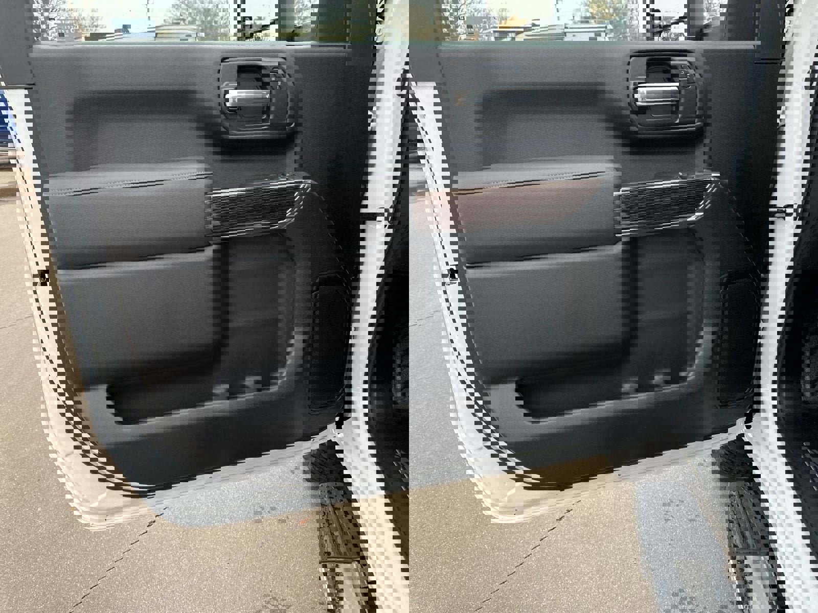 New 2026 GMC Sierra 3500 SLE w/ SLE Convenience Package image 12