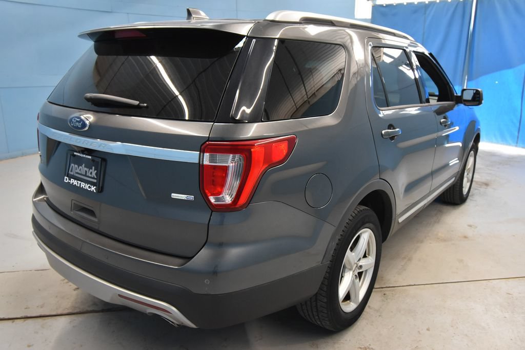 Used 2017 Ford Explorer XLT AWD/4WD image 36