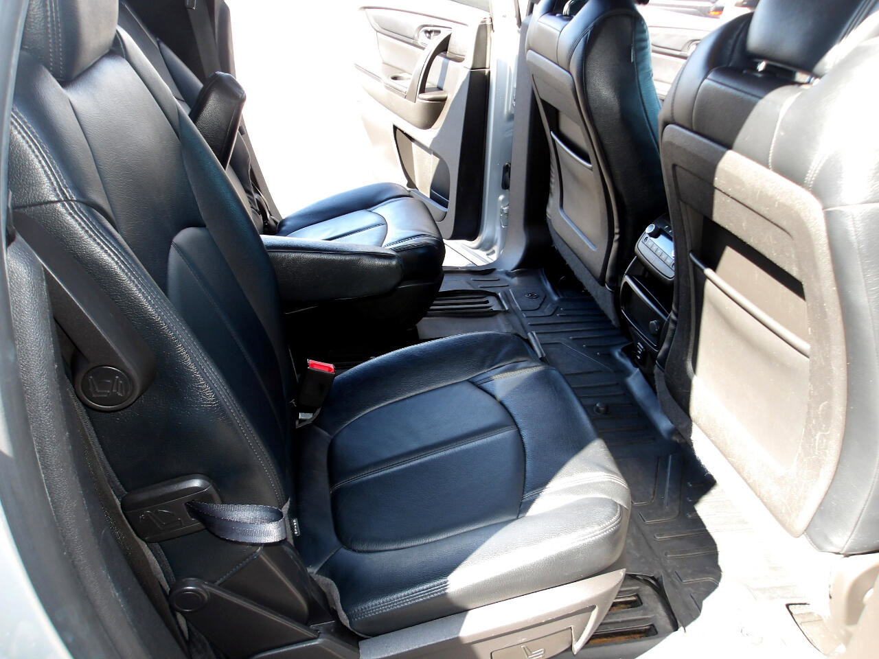 Used 2016 Chevrolet Traverse LT image 13