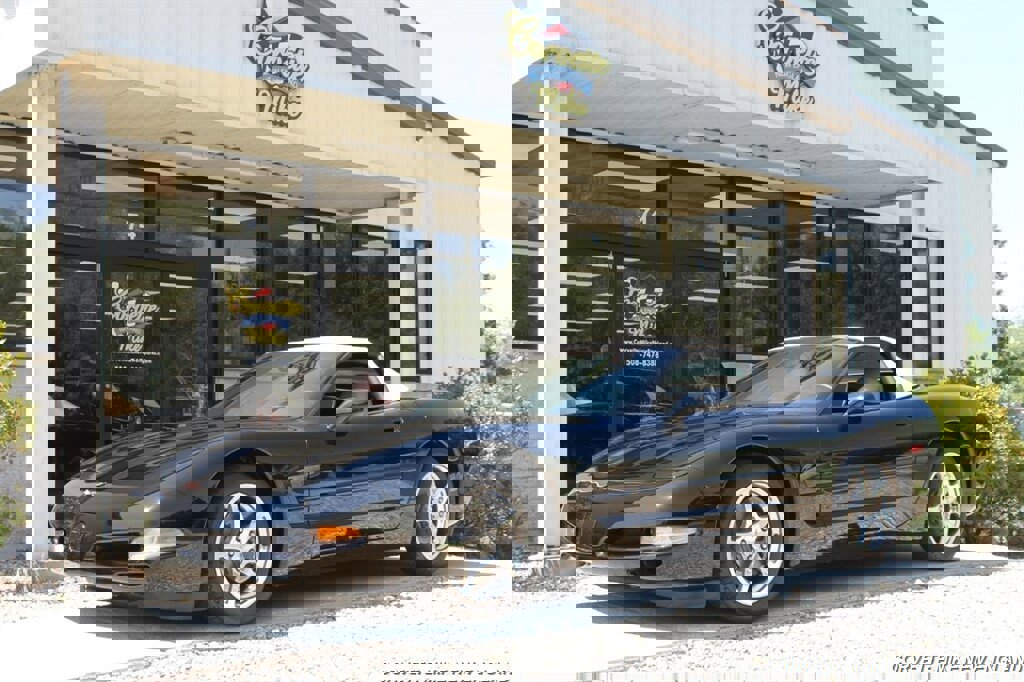 Used 2002 Chevrolet Corvette Convertible w/ Preferred Equipment Group2 image 1