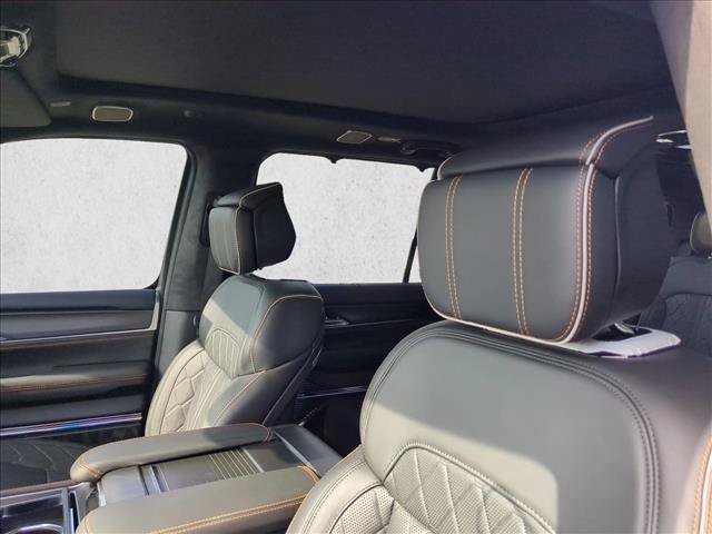 New 2026 Jeep Grand Wagoneer Summit AWD/4WD image 4