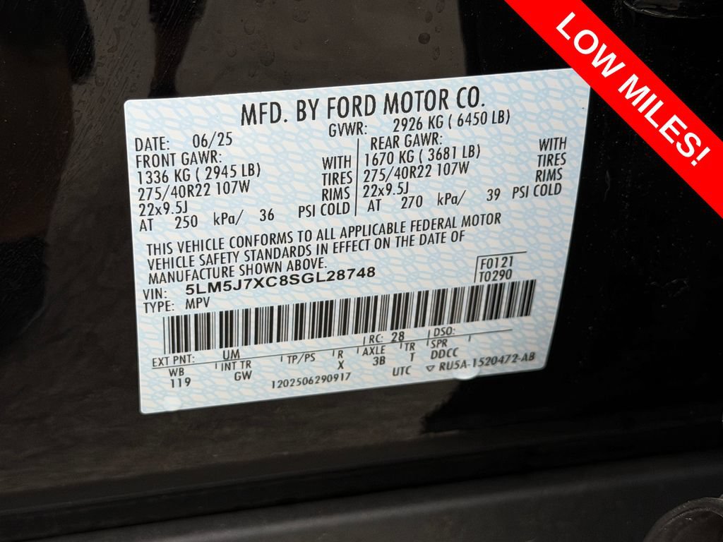 Used 2025 Lincoln Aviator Reserve AWD/4WD image 30