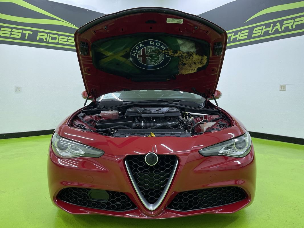 Used 2017 Alfa Romeo Giulia AWD image 4