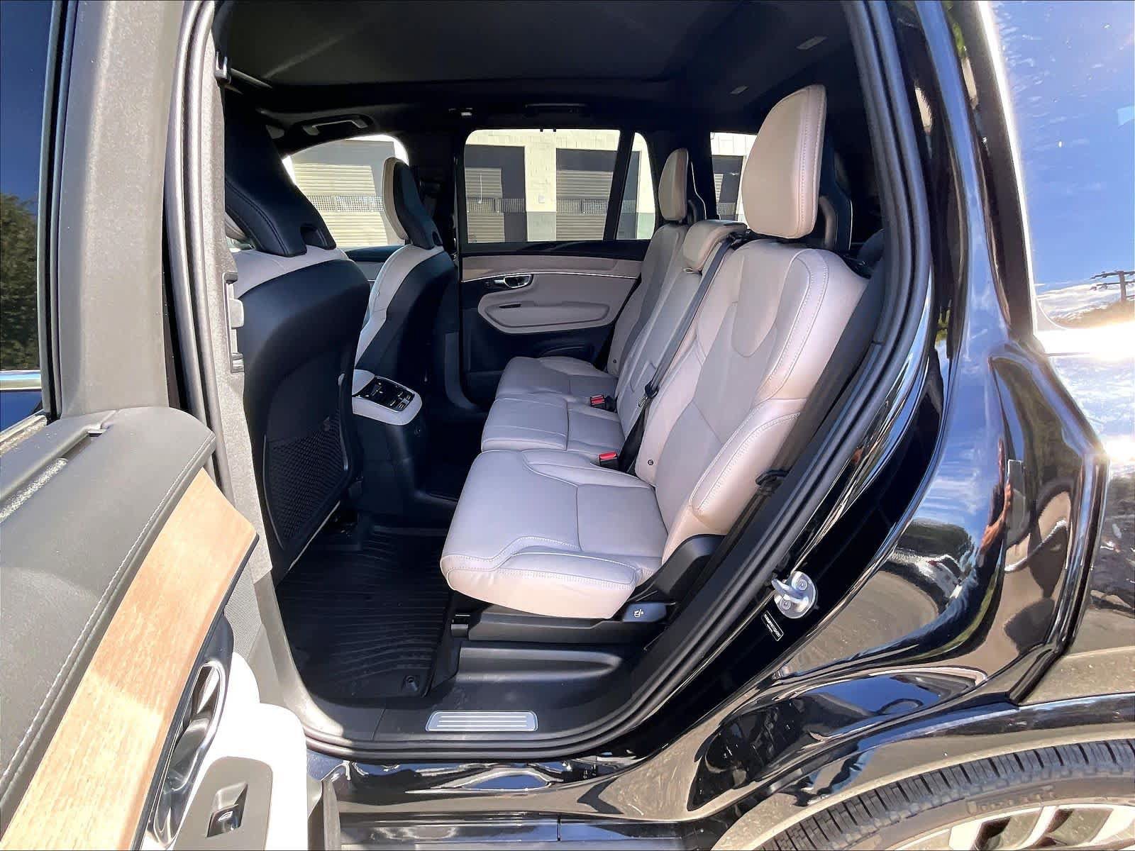 New 2026 Volvo XC90 T8 Ultra w/ Protection Package AWD/4WD image 12