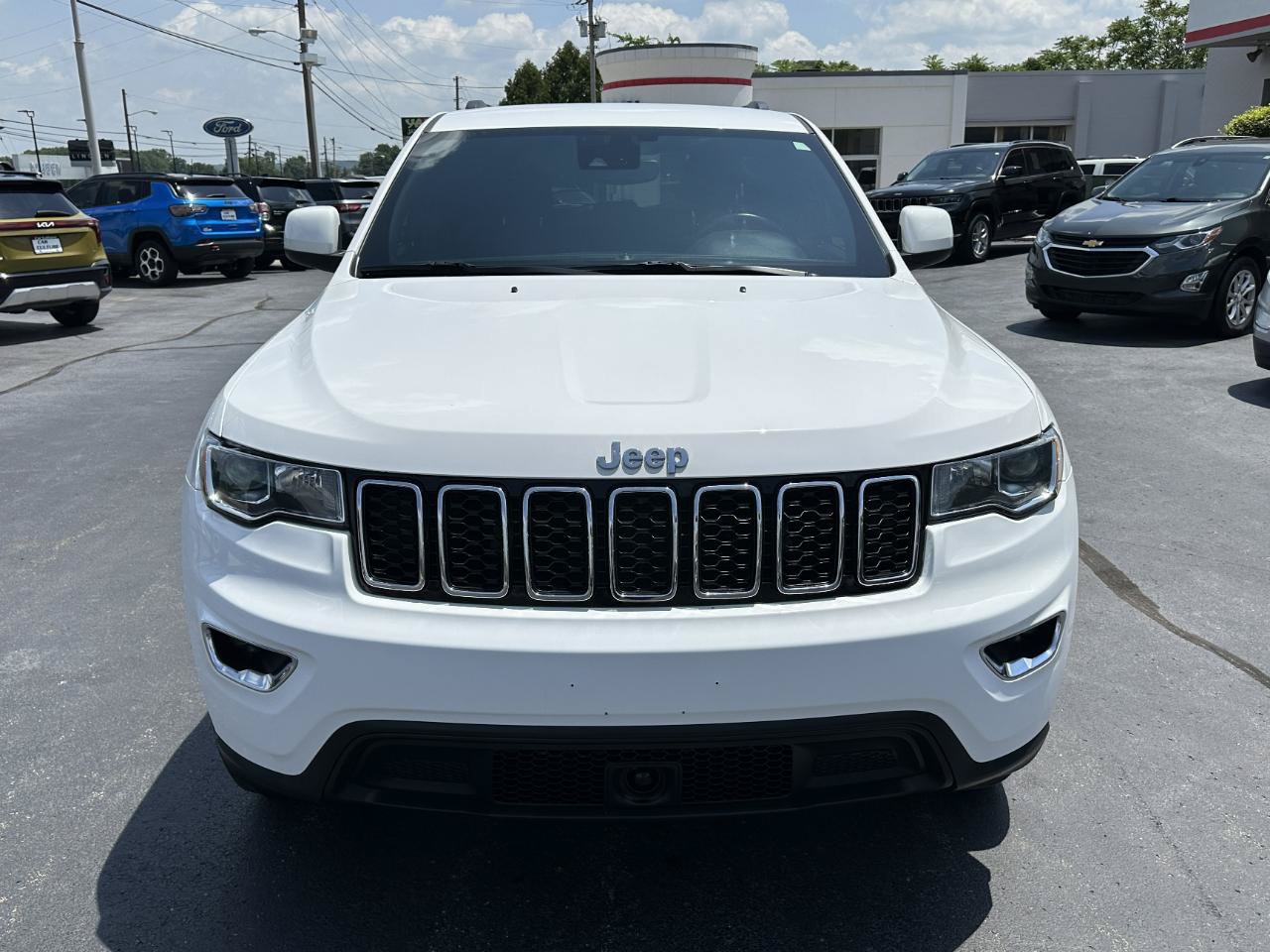 Used 2021 Jeep Grand Cherokee Laredo X AWD/4WD image 6