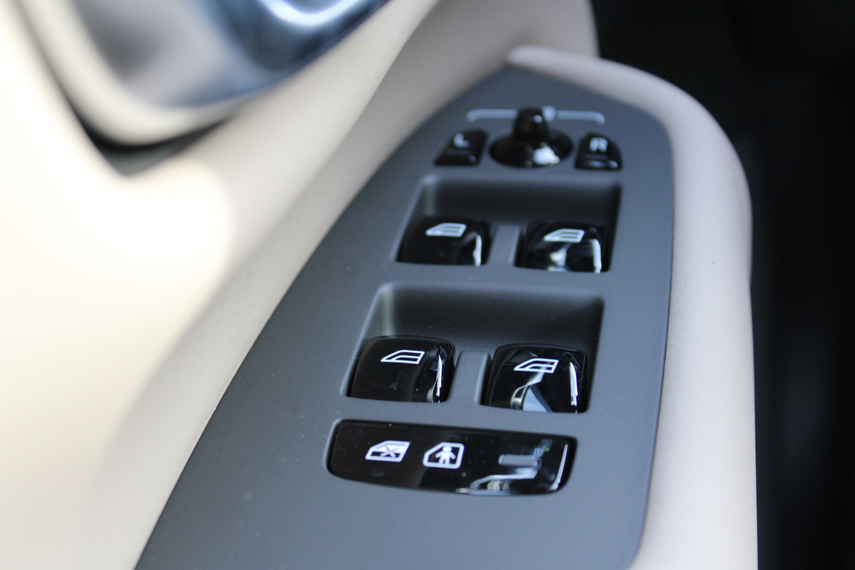New 2026 Volvo XC90 B5 Core AWD/4WD image 14