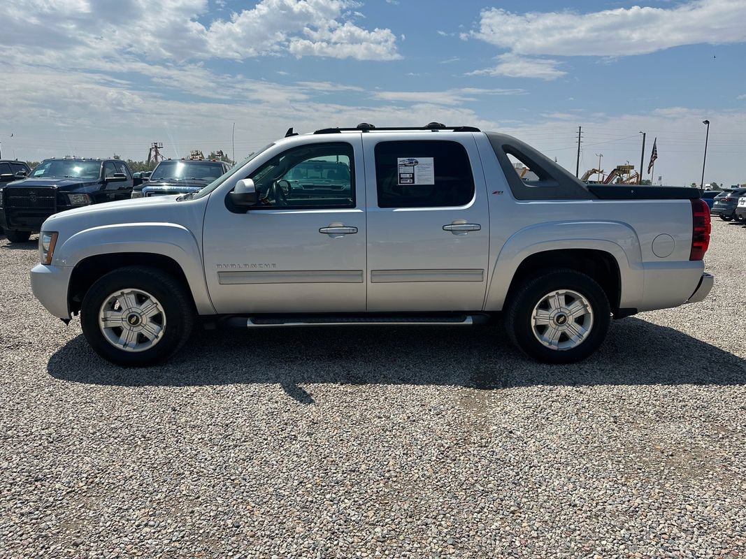 Used 2012 Chevrolet Avalanche LT AWD/4WD image 6