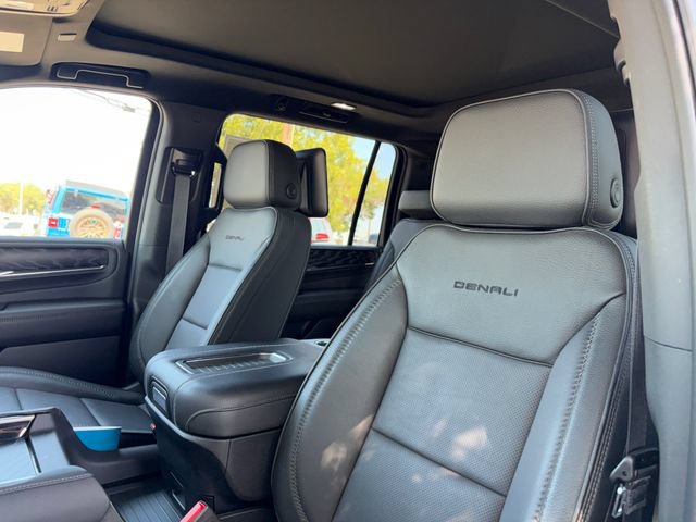 Used 2023 GMC Yukon XL Denali w/ Denali Reserve Package AWD/4WD image 10