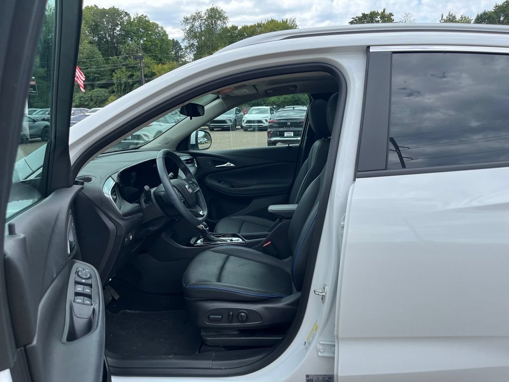 Used 2025 Buick Encore GX Sport Touring w/ Experience Buick Package AWD/4WD image 19