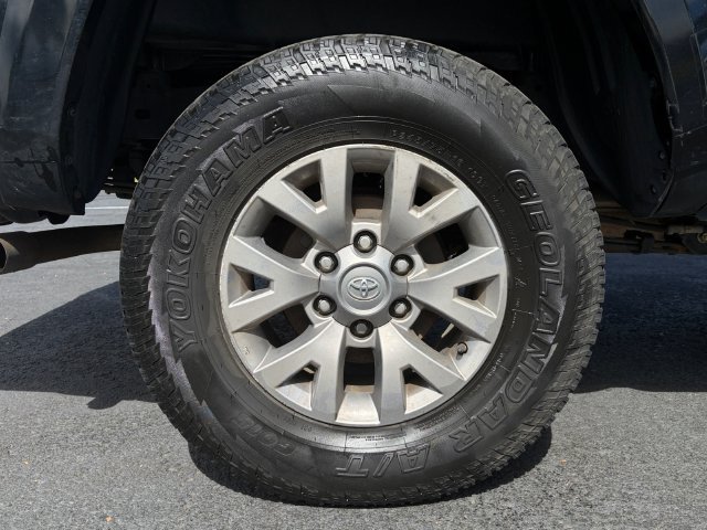 Used 2019 Toyota Tacoma SR5 AWD/4WD image 26