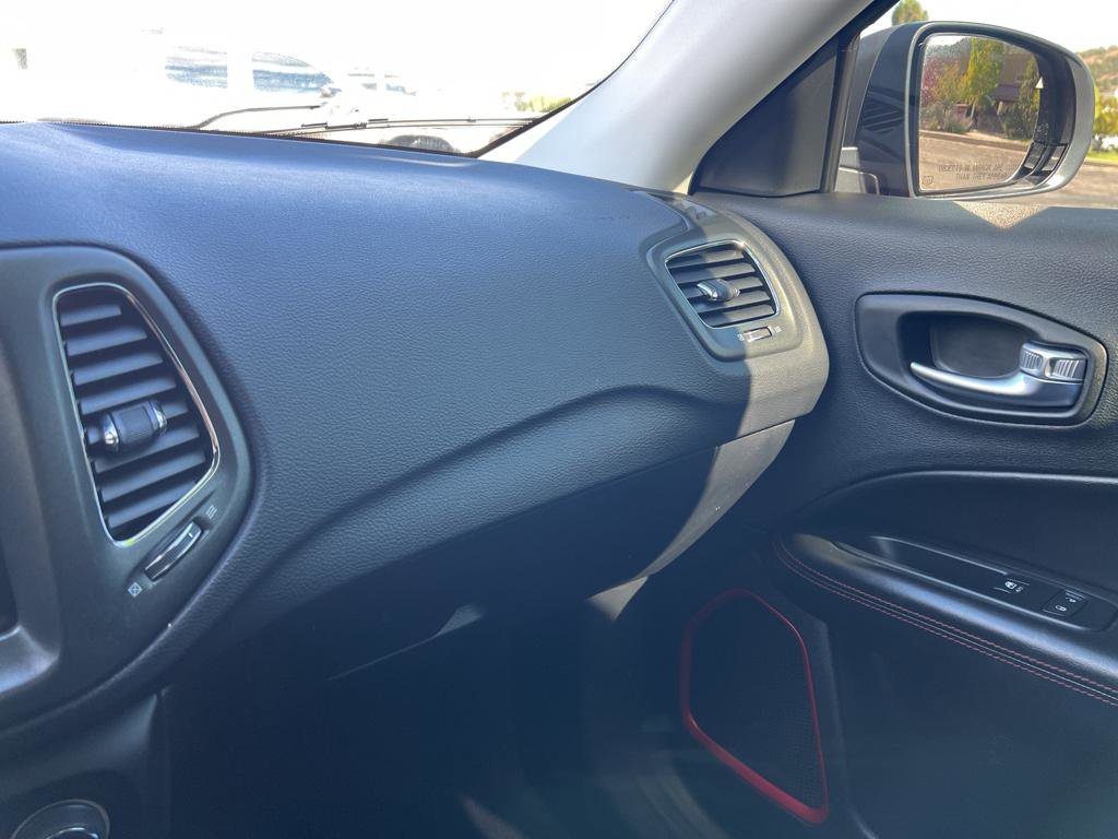 Used 2021 Jeep Compass Trailhawk image 30