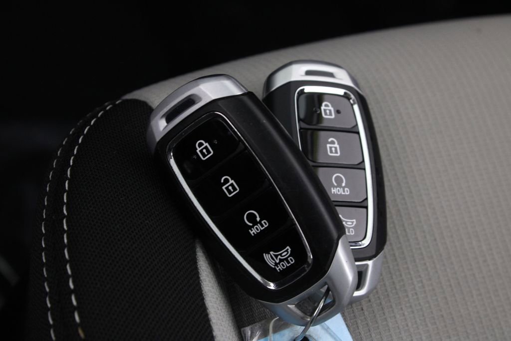 Certified 2024 Hyundai Venue SEL image 29