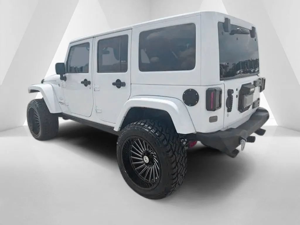 Used 2015 Jeep Wrangler Unlimited Sahara w/ Max Tow Package AWD/4WD image 5