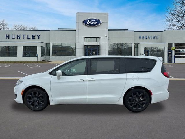 Used 2020 Chrysler Pacifica Touring w/ S Appearance Package image 7