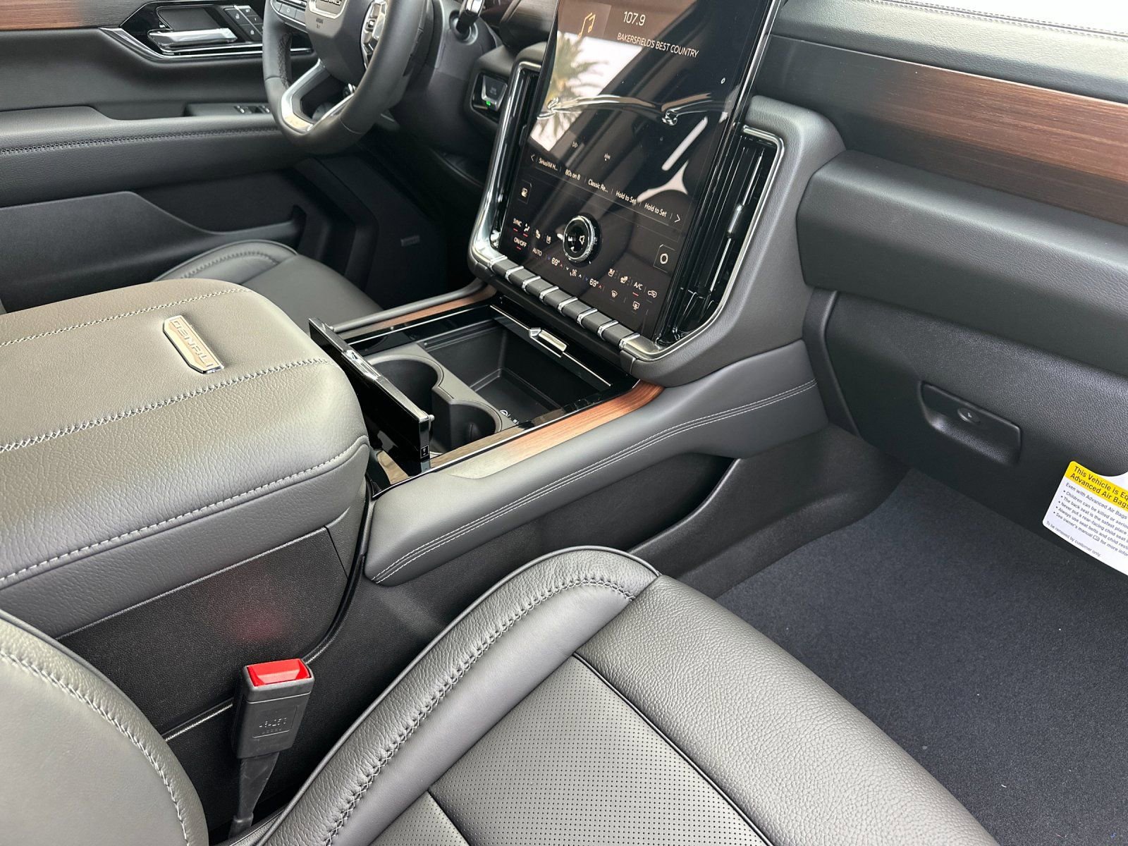 New 2026 GMC Yukon XL Denali AWD/4WD image 17