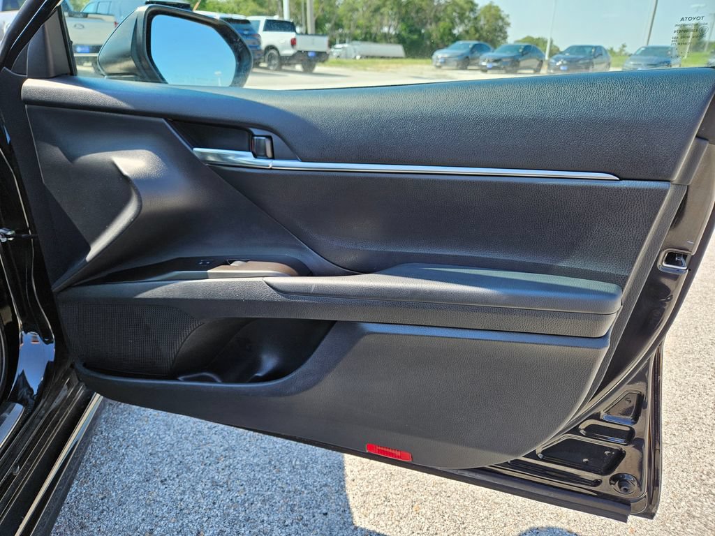 Used 2024 Toyota Camry SE FWD image 31