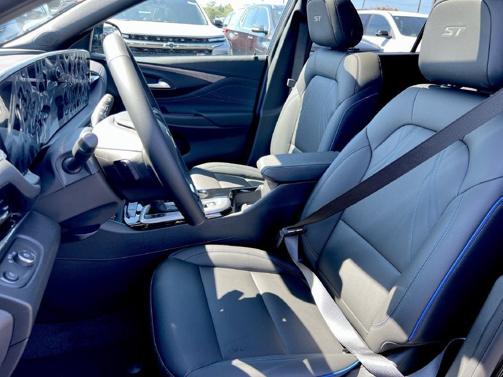 New 2026 Buick Envista Sport Touring w/ Convenience I Package FWD image 18