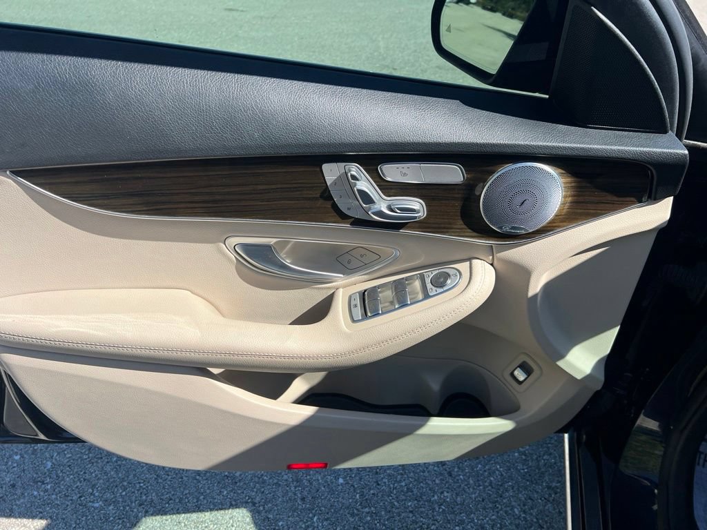 Used 2021 Mercedes-Benz C 300 Sedan image 26