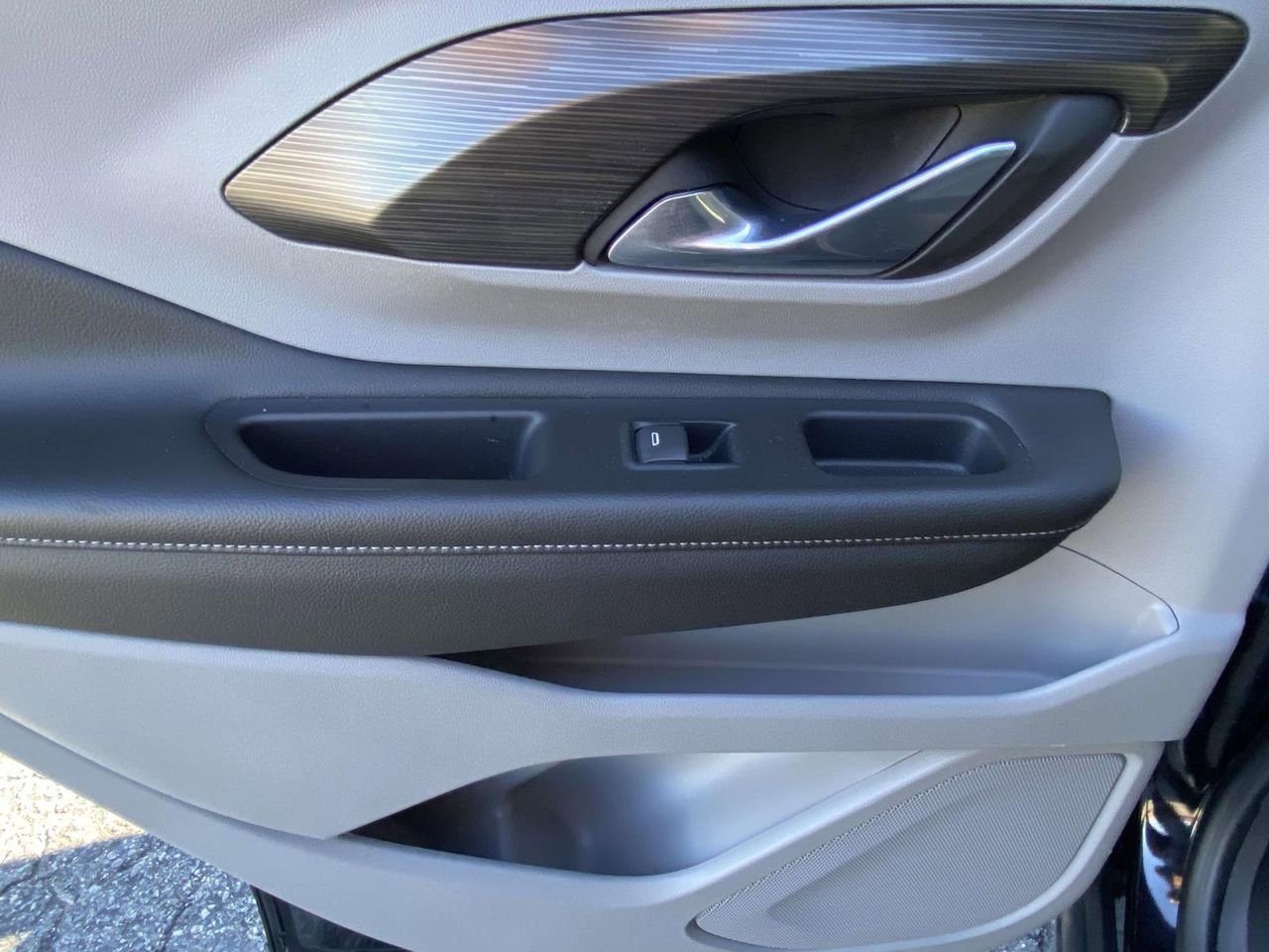 Used 2023 GMC Terrain SLT image 12