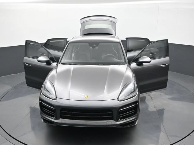 Certified 2023 Porsche Cayenne GTS AWD/4WD image 31