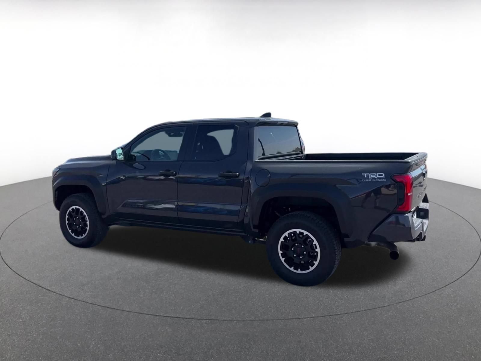 Used 2025 Toyota Tacoma TRD Off-Road AWD/4WD image 9