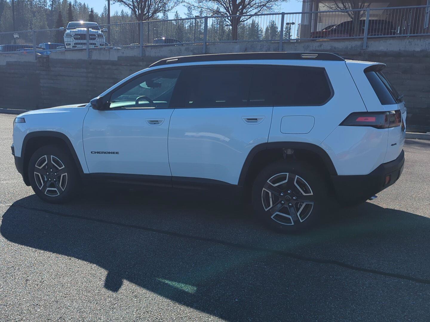 New 2026 Jeep Cherokee Laredo AWD/4WD image 4