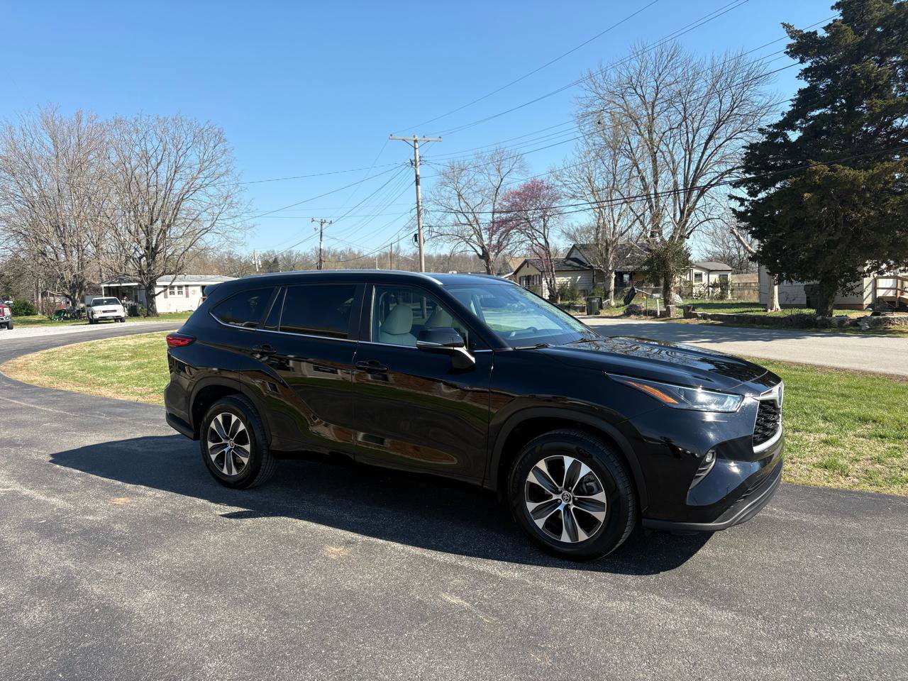 Used 2023 Toyota Highlander XLE FWD image 30