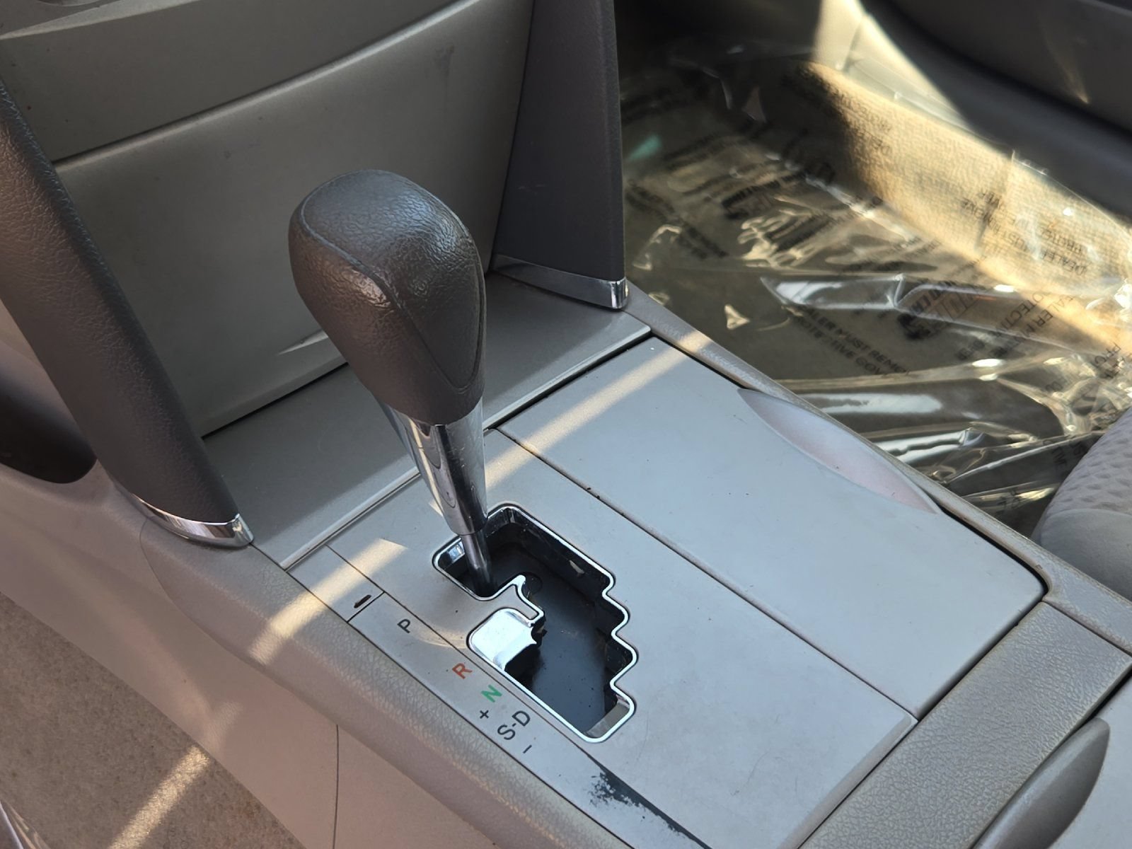 Used 2010 Toyota Camry LE FWD image 18
