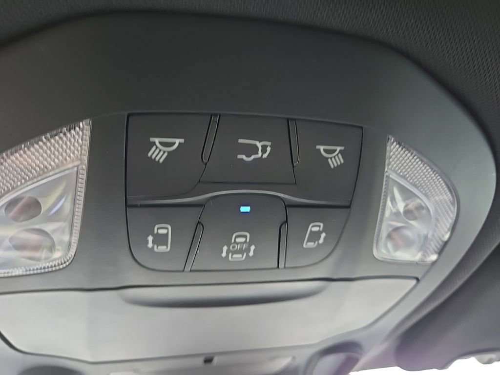 Used 2025 Chrysler Pacifica Limited image 66