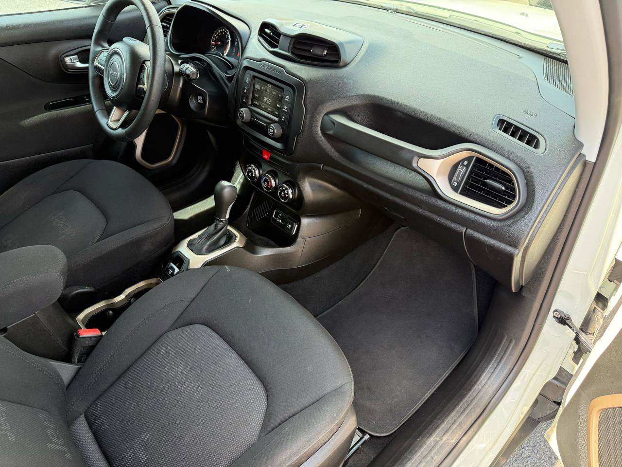 Used 2017 Jeep Renegade Sport w/ Power & Air Group image 16