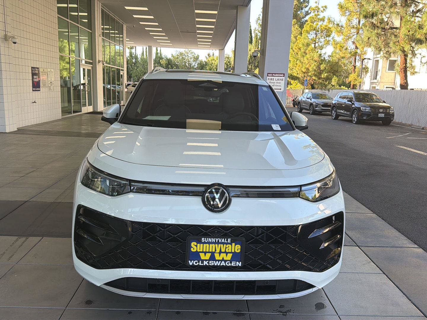 New 2025 Volkswagen Tiguan SEL R-Line AWD/4WD image 9