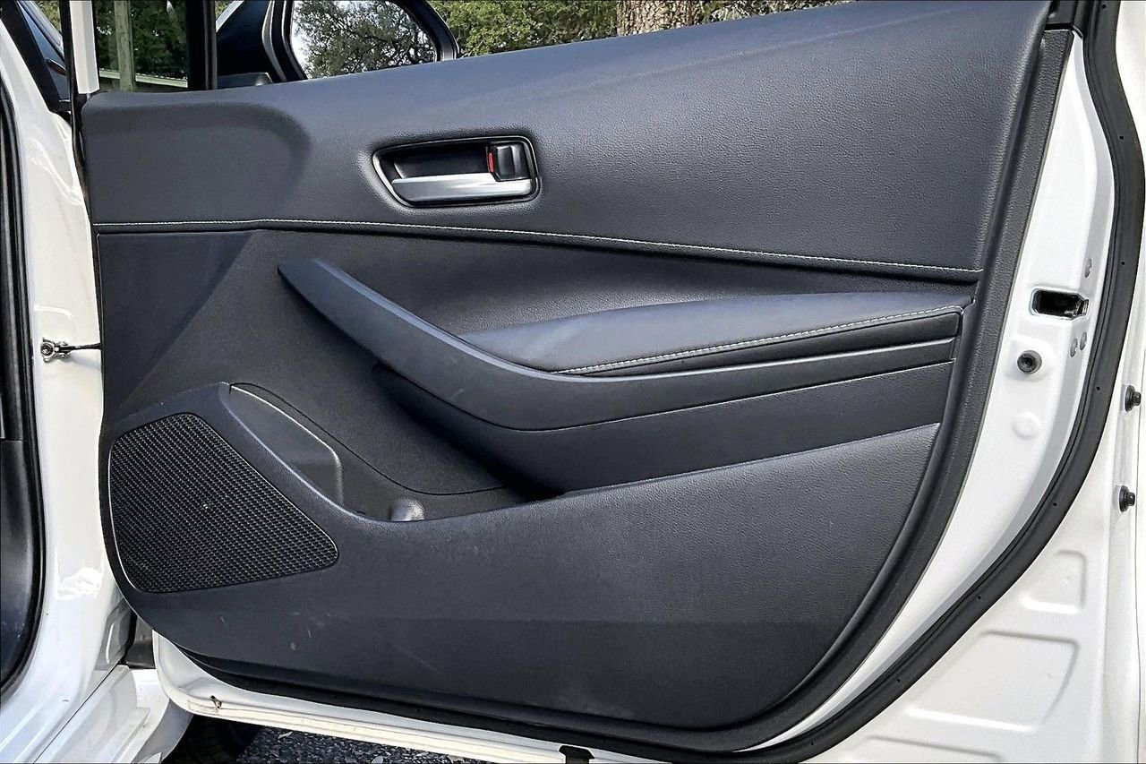 Used 2025 Toyota Corolla SE image 25