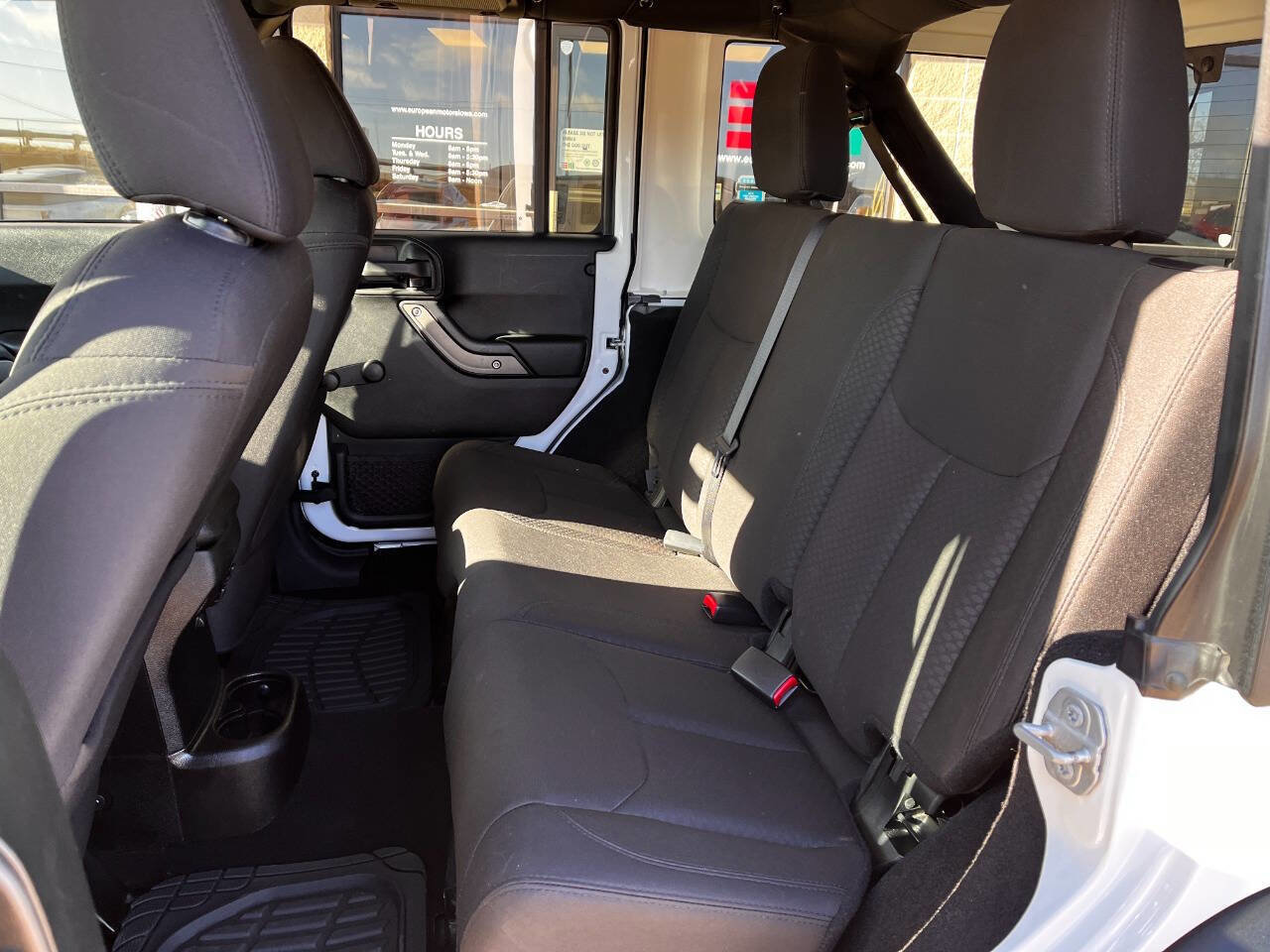 Used 2018 Jeep Wrangler Unlimited Sport w/ Connectivity Group image 15