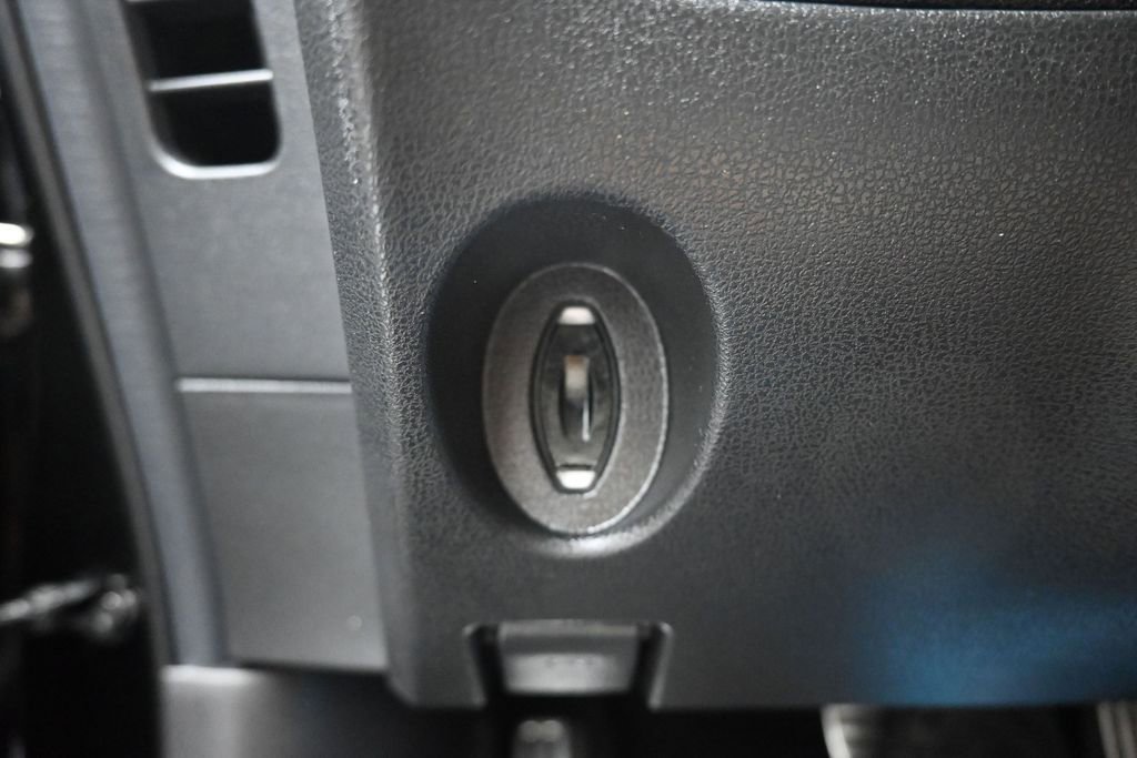 Used 2016 Nissan 370Z Touring RWD image 27
