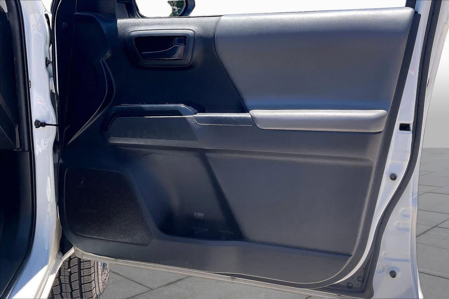 Used 2022 Toyota Tacoma SR RWD image 22