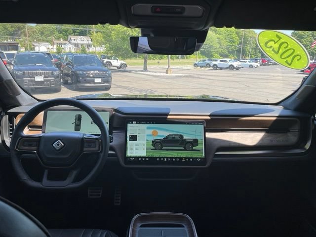 Used 2025 Rivian R1T Premium AWD/4WD image 12