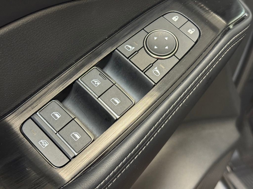 Used 2023 Nissan Rogue SL AWD/4WD image 9