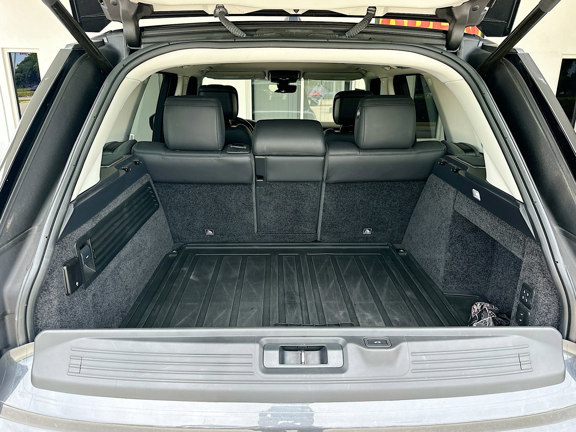 Used 2019 Land Rover Range Rover Supercharged AWD/4WD image 24