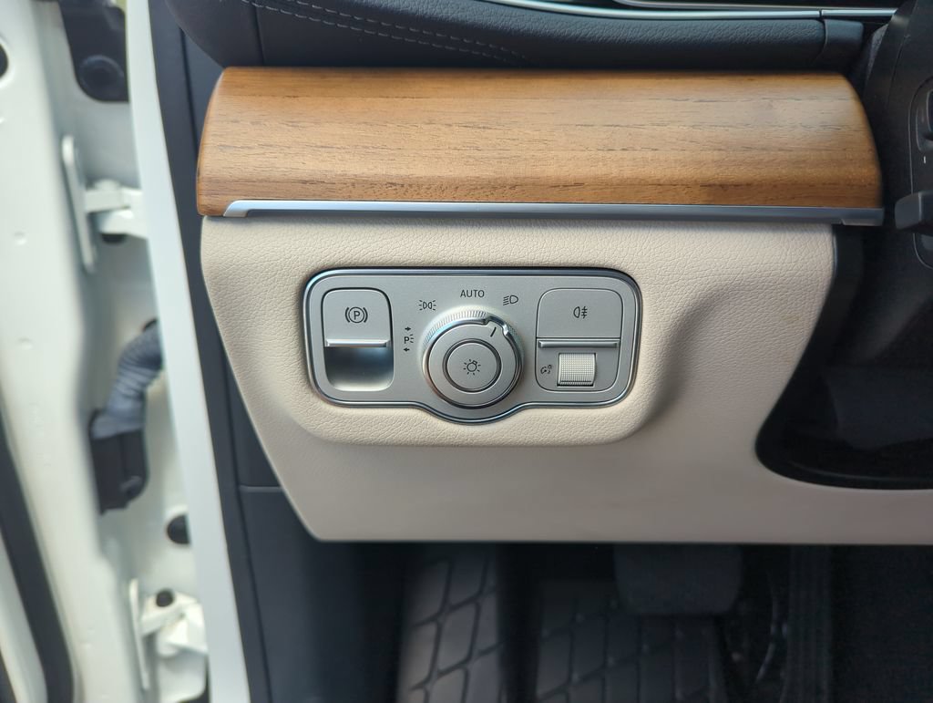 Used 2021 Mercedes-Benz GLS 450 4MATIC image 20