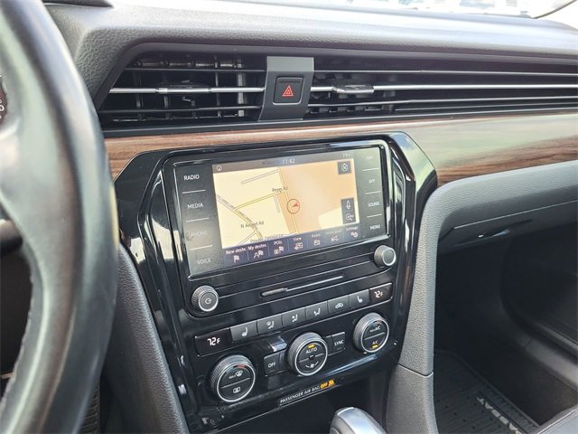 Used 2020 Volkswagen Passat 2.0T SEL image 20