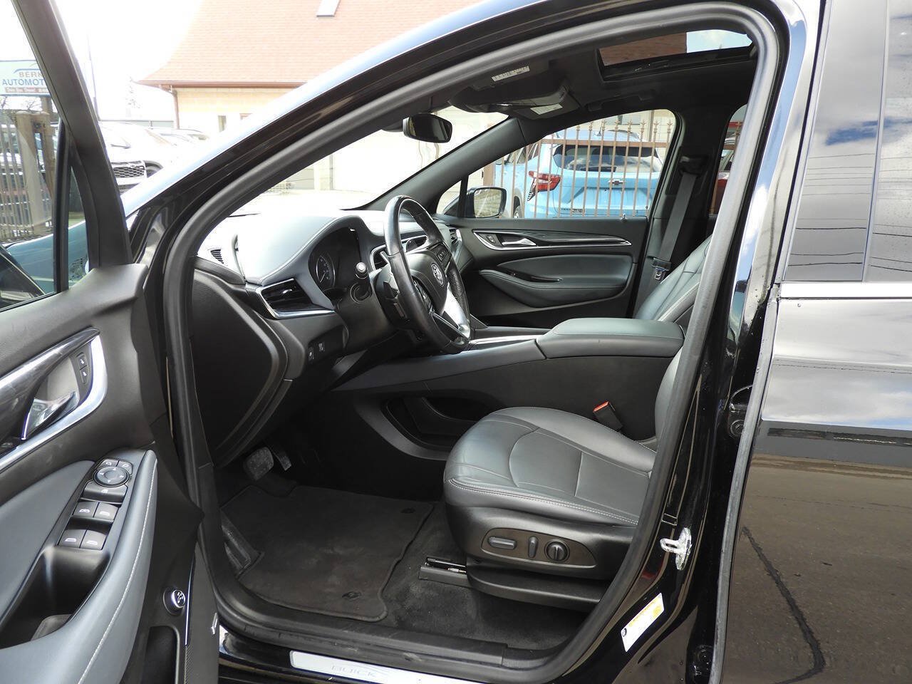 Used 2022 Buick Enclave Essence w/ Experience Buick Package FWD image 13