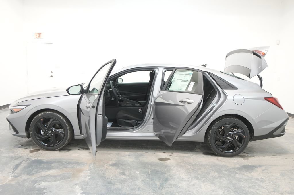 New 2026 Hyundai Elantra Sport image 23