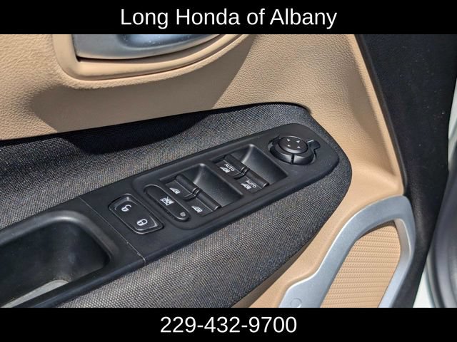 Used 2015 Jeep Renegade Sport w/ Power & Air Group FWD image 13