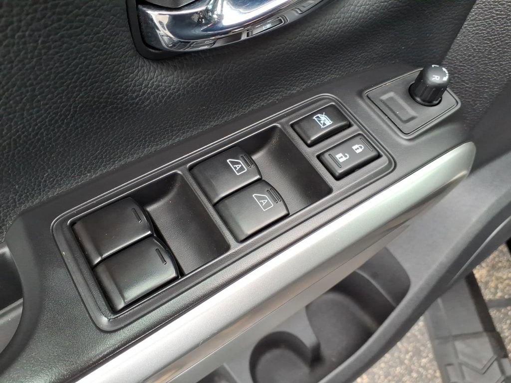 Used 2023 Nissan Titan SV w/ SV Convenience Package AWD/4WD image 20
