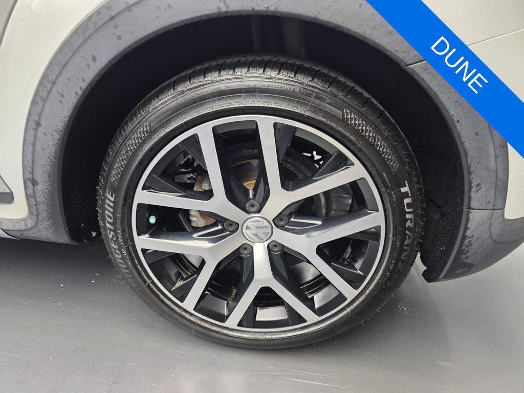 Used 2018 Volkswagen Beetle 2.0T Dune FWD image 15