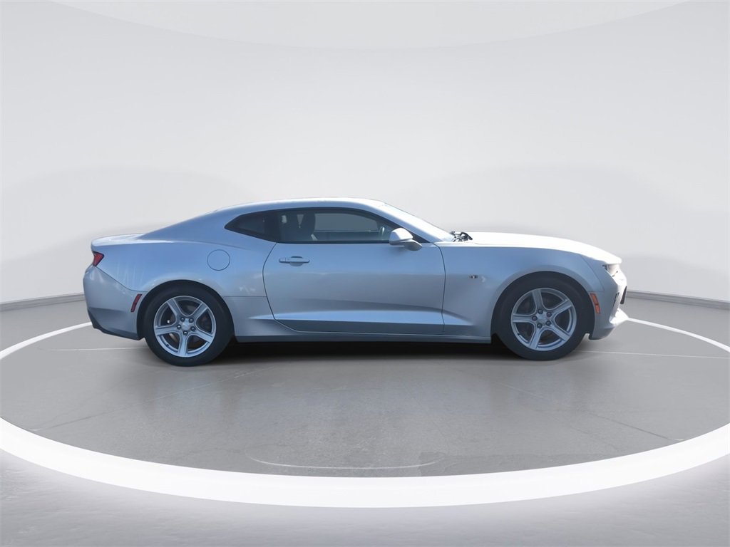 Used 2018 Chevrolet Camaro LT image 9