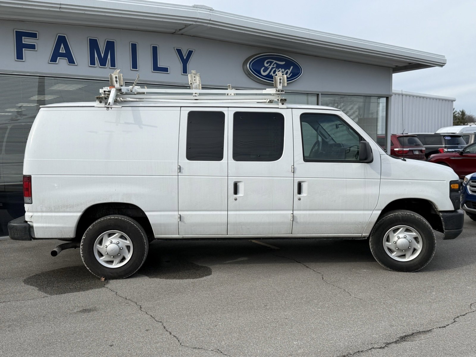 Used 2011 Ford E-250 and Econoline 250 w/ PWR Group image 7