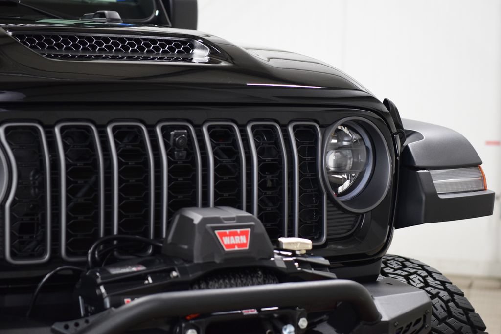 Used 2026 Jeep Gladiator Mojave w/ Safety Group AWD/4WD image 11